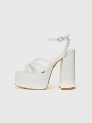 Foto van product Plateaupumps Koi Footwear wit