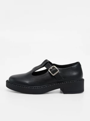Foto van product Plateaupumps Koi Footwear zwart