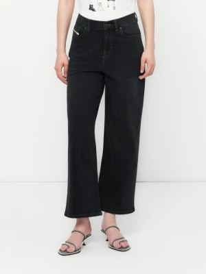 Foto van product Relaxed fit jeans Diesel rood