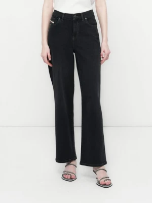 Foto van product Relaxed fit jeans Diesel rood