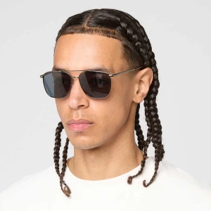 Foto van product Round Aviator Sunglasses SNIPES zwart