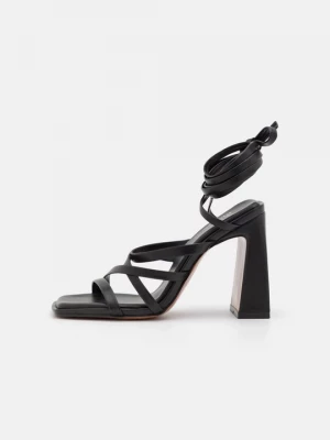 Foto van product Sandalen met hoge hak Call It Spring zwart