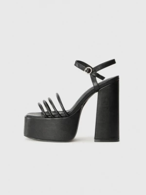 Foto van product Sandalen met hoge hak Koi Footwear zwart