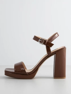 Foto van product Sandalen met plateauzool Steve Madden cognac