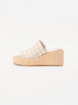Foto van product Sandalen met sleehak DKNY beżowy