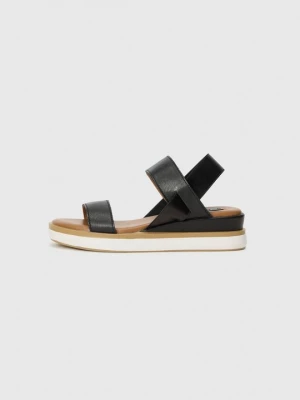 Foto van product Sandalen met sleehak Inuovo zwart