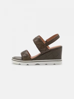 Foto van product Sandalen met sleehak Marco Tozzi kaki