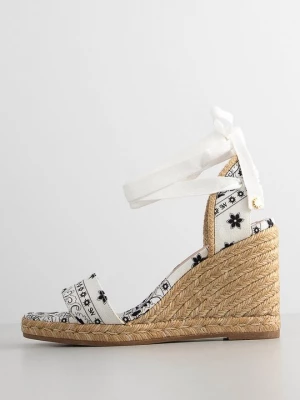 Foto van product Sandalen met sleehak Stuart Weitzman wit