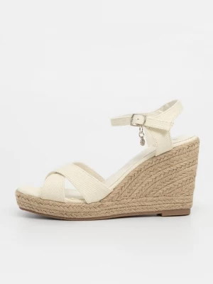 Foto van product Sandalen met sleehak Xti crème