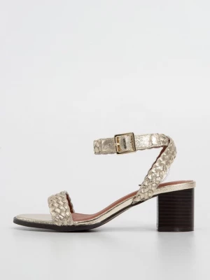 Foto van product Sandalen Vanessa Wu goudkleurig