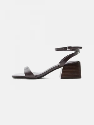Foto van product Sandalen Zign By Zalando donkerbruin