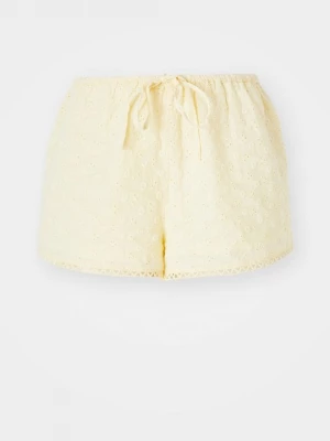 Foto van product Shorts Gina Tricot lichtgeel