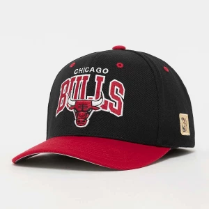 Foto van product Snapback Team Arch Classic Red NBA Chicago Bulls Mitchell & Ness zwart