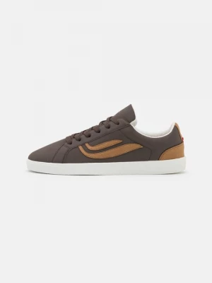 Foto van product Sneakers laag Genesis donkerbruin