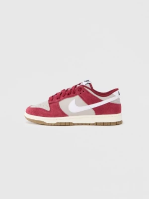 Foto van product Sneakers laag Nike bordeauxrood