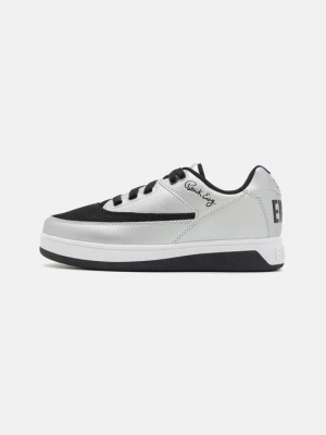 Foto van product Sneakers laag Patrick Ewing zilverkleurig