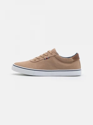 Foto van product Sneakers laag Pier One By Zalando bruin