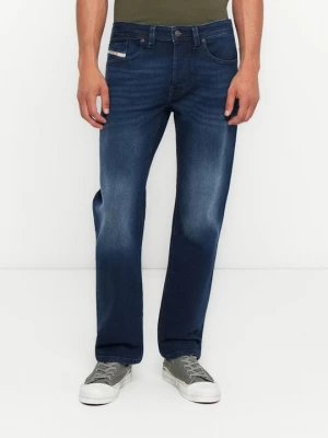 Foto van product Straight leg jeans Diesel rood