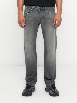 Foto van product Straight leg jeans Diesel rood
