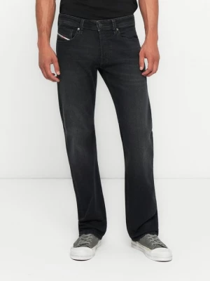 Foto van product Straight leg jeans Diesel rood