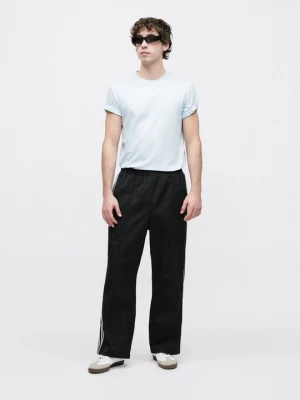 Foto van product T-shirt basic adidas Originals lichtblauw