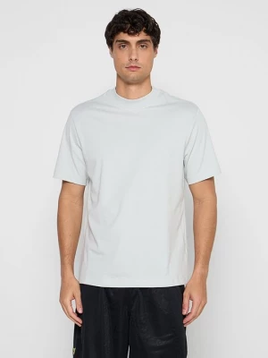 Foto van product T-shirt basic Nike zilverkleurig