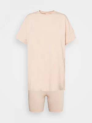 Foto van product T-shirt basic Nly by Nelly paars