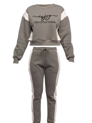Foto van product Tom Barron Joggingpak beige / olijfgroen / zwart