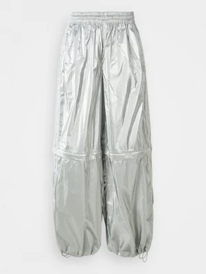 Foto van product Trainingsbroek adidas Originals zilverkleurig