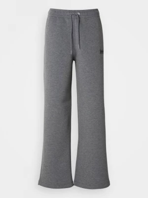 Foto van product Trainingsbroek Calvin Klein Jeans grijs