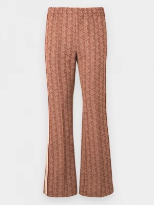 Foto van product Trainingsbroek Lacoste oranje