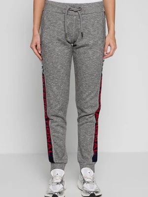 Foto van product Trainingsbroek Superdry grijs