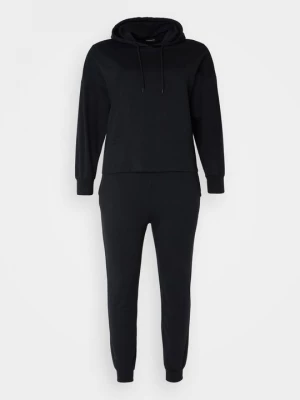 Foto van product Trainingspak Even&Odd Curvy By Zalando zwart