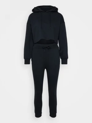 Foto van product Trainingspak Even&Odd Petite By Zalando zwart