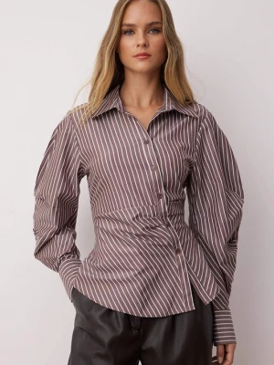 Foto van product Trendyol Blouse chocoladebruin / wit