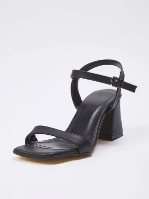 Foto van product Trendyol Sandalen met riem zwart