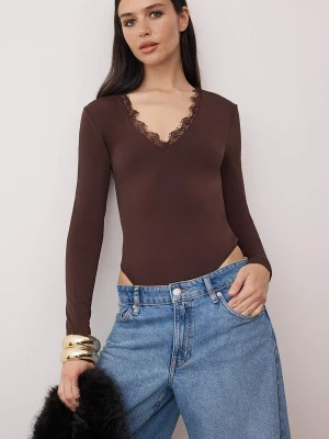 Foto van product Trendyol Shirt body chocoladebruin