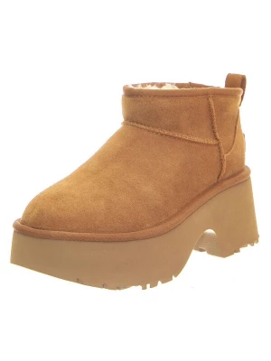 Foto van product UGG Laarzen 'W Classic Ultra Mini New Heights Chestnut' bruin