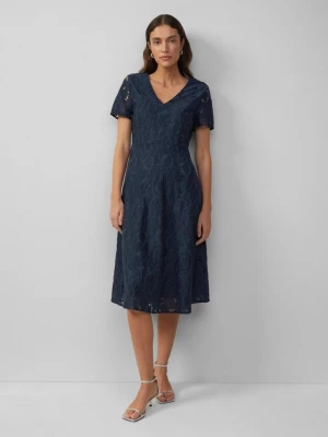Foto van product Uitlopende jurk met bloemenkant en voering s.Oliver blauw
