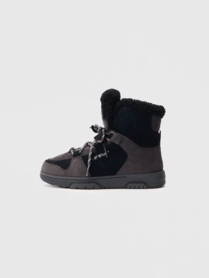 Foto van product Veterboots Off White zwart