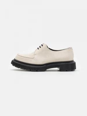 Foto van product Veterschoenen Adieu zandkleur