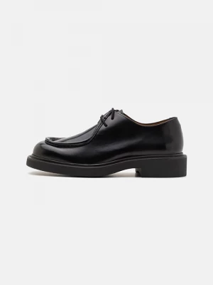 Foto van product Veterschoenen Sandro zwart