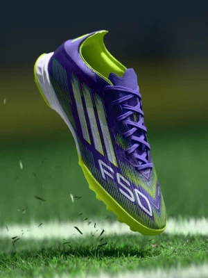 Foto van product Voetbalschoenen voor kunstgras Adidas paars