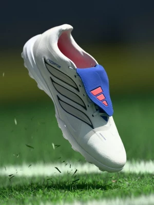 Foto van product Voetbalschoenen voor kunstgras Adidas wit