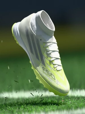 Foto van product Voetbalschoenen voor kunstgras Adidas wit
