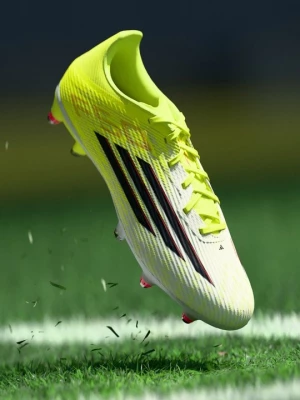 Foto van product Voetbalschoenen voor zachte ondergrond Adidas geel