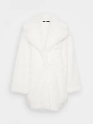 Foto van product Wintermantel Gina Tricot wit