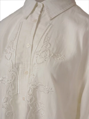 Foto van product yoligex Shirt 'Oversize-Leinenbluse mit floraler Stickerei und Perlendetails' blauw